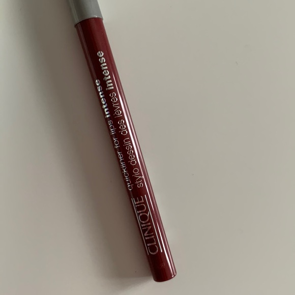 NEW Clinique lip liner - Picture 2 of 4